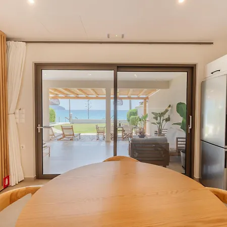 House Eleni アギオス・ゲオルギオス・パゴン