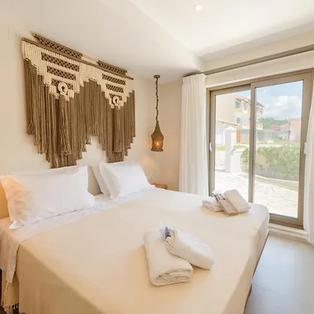House Eleni * Agios Georgios Pagon